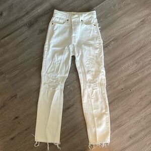 Levi’s Women’s White Distressed Wedgie Straight Jean Size 23